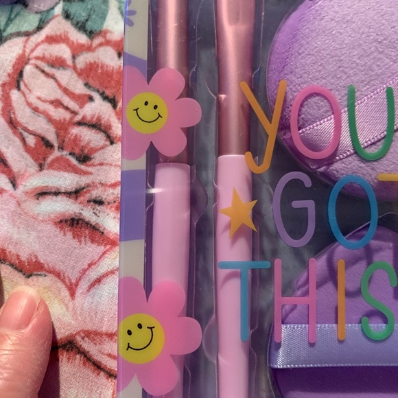 RubyFace Makeup Brush and Puff Set - Picture 2 of 4